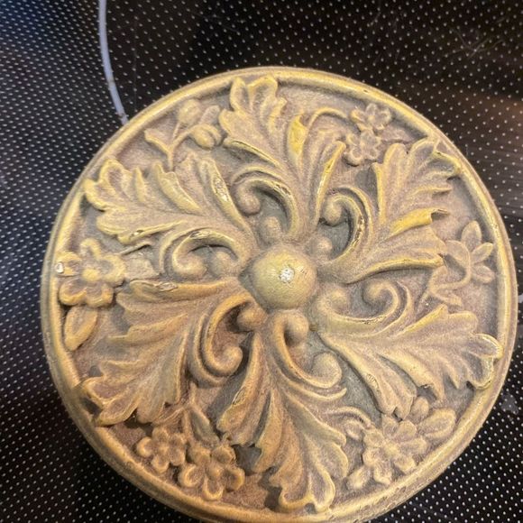 Small jewelry container-Gently used, plenty of life left​ - Picture 4 of 11